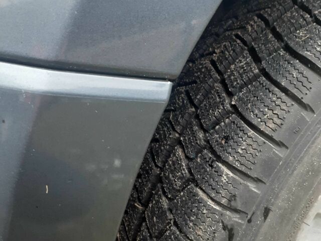 Серый Сузуки Игнис, объемом двигателя 1.9 л и пробегом 250 тыс. км за 8300 $, фото 2 на Automoto.ua