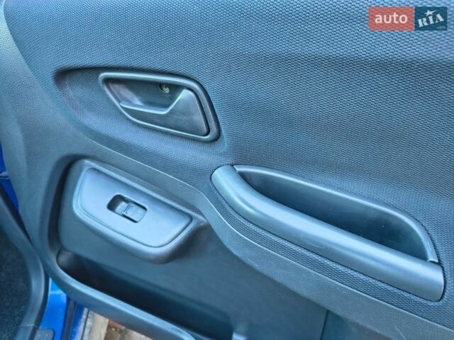 Синий Сузуки Игнис, объемом двигателя 1.49 л и пробегом 237 тыс. км за 4450 $, фото 27 на Automoto.ua