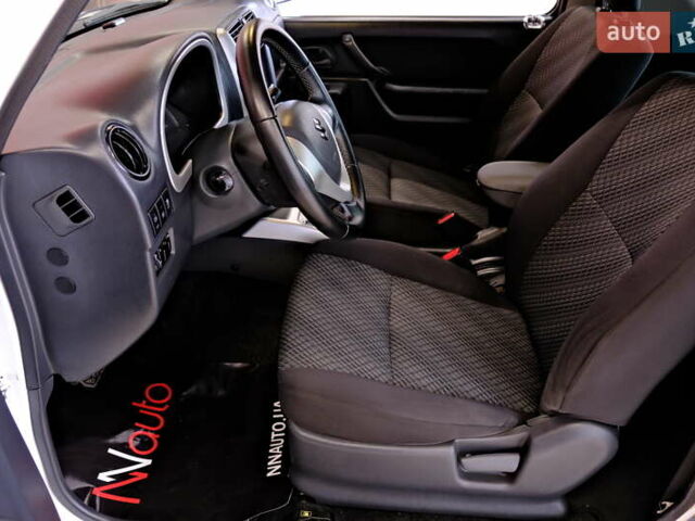 Білий Сузукі Джімні, об'ємом двигуна 1.3 л та пробігом 122 тис. км за 14900 $, фото 24 на Automoto.ua