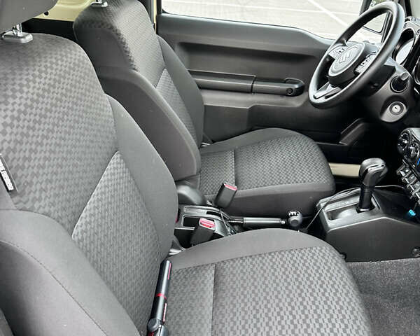 Белый Сузуки Джимни, объемом двигателя 1.46 л и пробегом 47 тыс. км за 22500 $, фото 8 на Automoto.ua