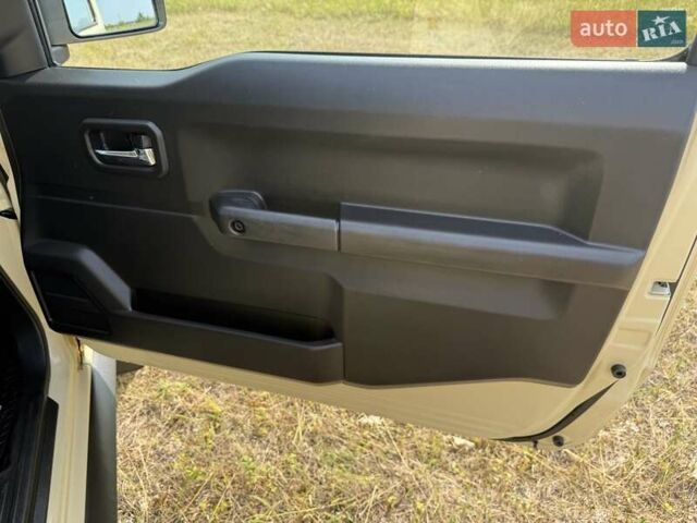 Білий Сузукі Джімні, об'ємом двигуна 1.46 л та пробігом 40 тис. км за 19900 $, фото 28 на Automoto.ua