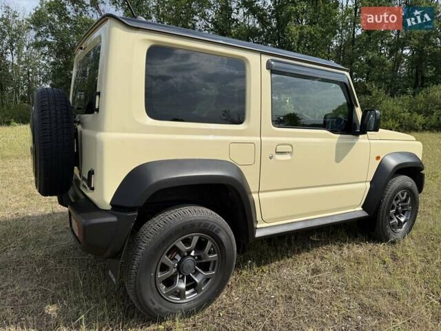 Білий Сузукі Джімні, об'ємом двигуна 1.46 л та пробігом 40 тис. км за 19900 $, фото 7 на Automoto.ua