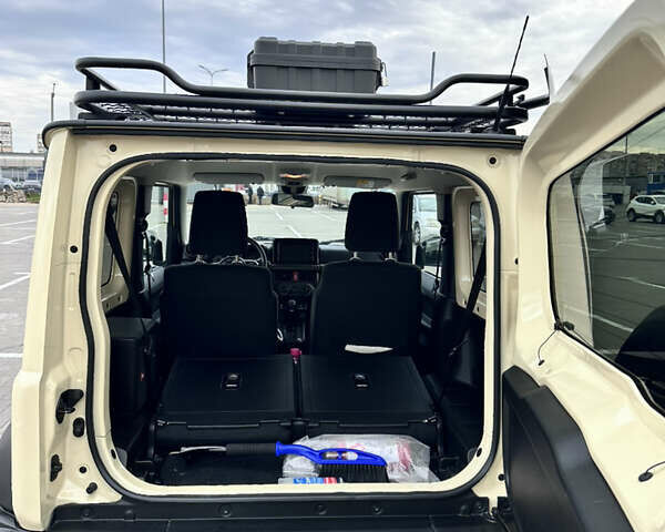 Белый Сузуки Джимни, объемом двигателя 1.46 л и пробегом 47 тыс. км за 22500 $, фото 10 на Automoto.ua