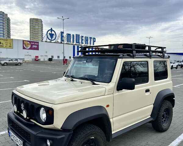 Белый Сузуки Джимни, объемом двигателя 1.46 л и пробегом 47 тыс. км за 22500 $, фото 2 на Automoto.ua