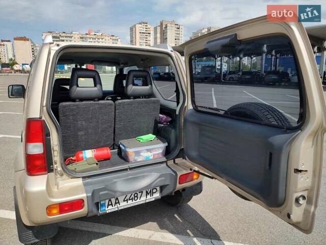 Бежевий Сузукі Джімні, об'ємом двигуна 1.33 л та пробігом 172 тис. км за 9112 $, фото 13 на Automoto.ua