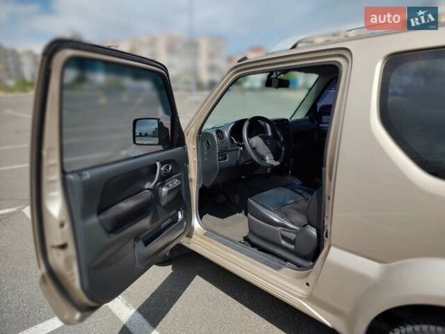 Бежевий Сузукі Джімні, об'ємом двигуна 1.33 л та пробігом 172 тис. км за 9112 $, фото 9 на Automoto.ua