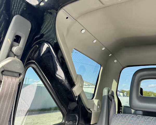 Черный Сузуки Джимни, объемом двигателя 1.3 л и пробегом 100 тыс. км за 7200 $, фото 19 на Automoto.ua