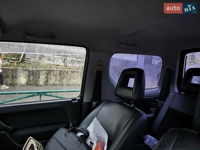 Чорний Сузукі Джімні, об'ємом двигуна 1.3 л та пробігом 164 тис. км за 7450 $, фото 7 на Automoto.ua