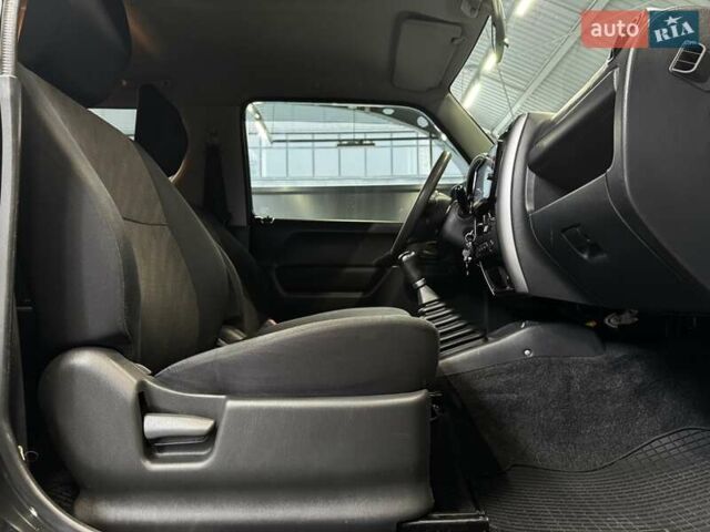 Черный Сузуки Джимни, объемом двигателя 1.33 л и пробегом 168 тыс. км за 12200 $, фото 34 на Automoto.ua