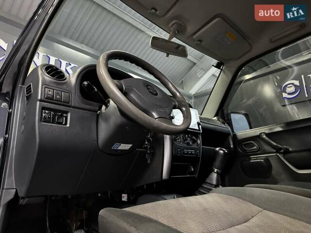 Черный Сузуки Джимни, объемом двигателя 1.33 л и пробегом 168 тыс. км за 12200 $, фото 25 на Automoto.ua