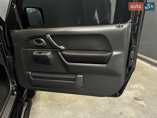 Черный Сузуки Джимни, объемом двигателя 1.33 л и пробегом 168 тыс. км за 12200 $, фото 32 на Automoto.ua