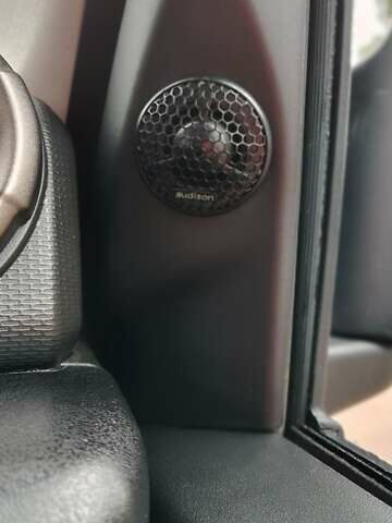 Черный Сузуки Джимни, объемом двигателя 1.46 л и пробегом 30 тыс. км за 23700 $, фото 9 на Automoto.ua