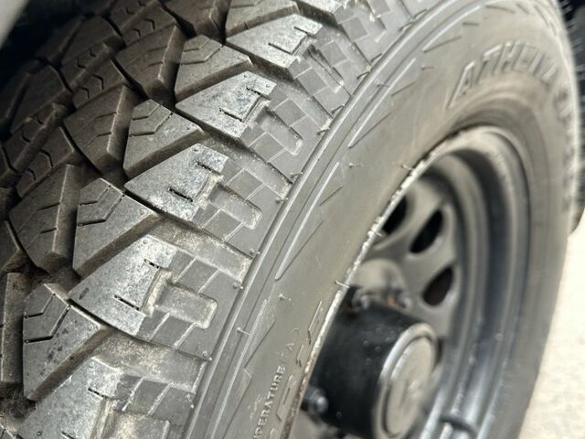 Красный Сузуки Джимни, объемом двигателя 1.3 л и пробегом 174 тыс. км за 8500 $, фото 18 на Automoto.ua