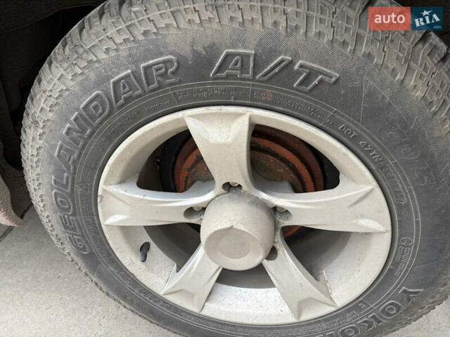 Червоний Сузукі Джімні, об'ємом двигуна 1.33 л та пробігом 114 тис. км за 9500 $, фото 6 на Automoto.ua