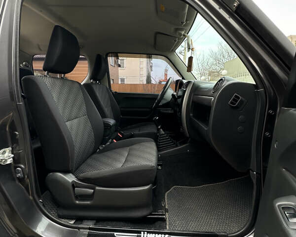 Сузуки Джимни, объемом двигателя 1.3 л и пробегом 160 тыс. км за 12400 $, фото 13 на Automoto.ua