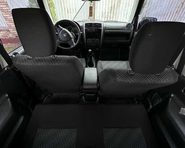 Сузуки Джимни, объемом двигателя 1.3 л и пробегом 160 тыс. км за 12400 $, фото 10 на Automoto.ua