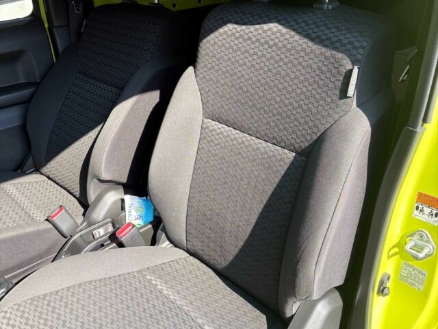 Желтый Сузуки Джимни, объемом двигателя 1.5 л и пробегом 28 тыс. км за 20450 $, фото 18 на Automoto.ua