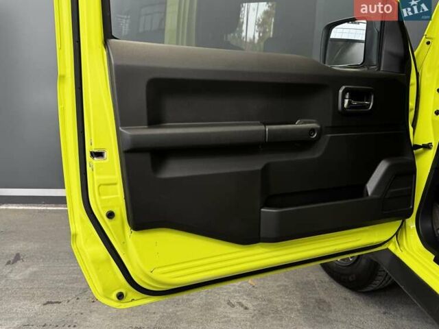 Желтый Сузуки Джимни, объемом двигателя 1.5 л и пробегом 149 тыс. км за 17900 $, фото 53 на Automoto.ua