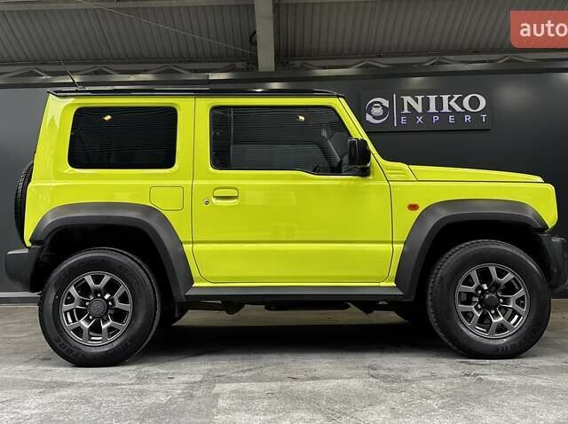 Желтый Сузуки Джимни, объемом двигателя 1.5 л и пробегом 149 тыс. км за 17900 $, фото 22 на Automoto.ua