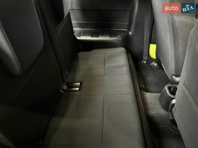 Желтый Сузуки Джимни, объемом двигателя 1.5 л и пробегом 149 тыс. км за 17900 $, фото 50 на Automoto.ua