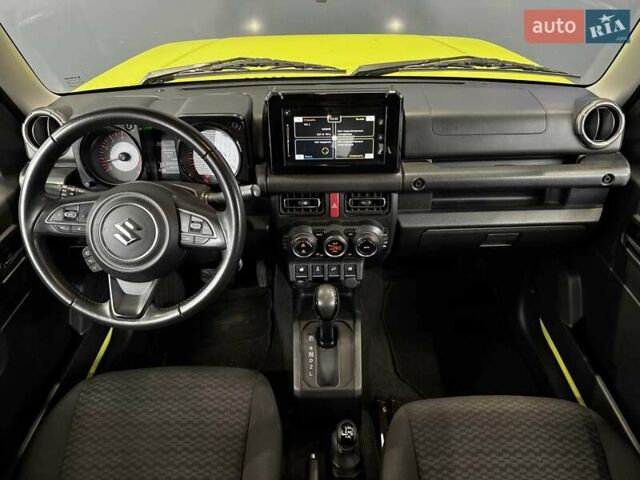 Желтый Сузуки Джимни, объемом двигателя 1.5 л и пробегом 149 тыс. км за 17900 $, фото 44 на Automoto.ua