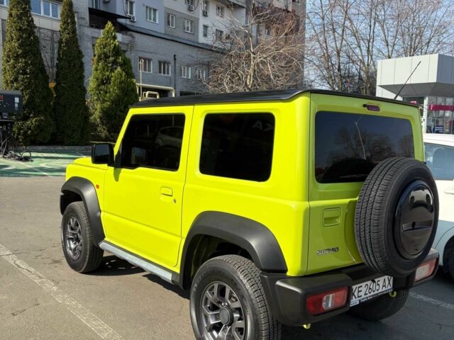 Желтый Сузуки Джимни, объемом двигателя 1.5 л и пробегом 28 тыс. км за 20450 $, фото 1 на Automoto.ua