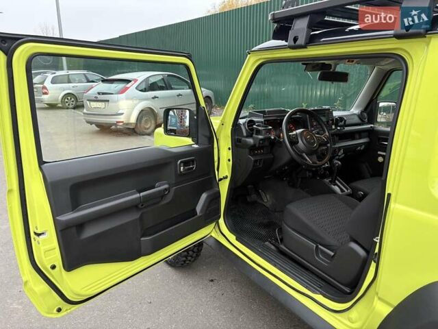 Желтый Сузуки Джимни, объемом двигателя 1.46 л и пробегом 62 тыс. км за 23300 $, фото 10 на Automoto.ua