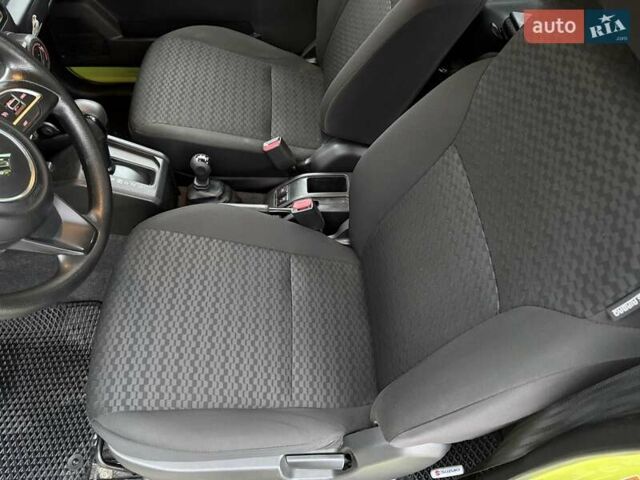 Желтый Сузуки Джимни, объемом двигателя 1.46 л и пробегом 62 тыс. км за 23300 $, фото 12 на Automoto.ua