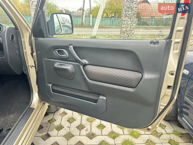 Сузуки Джимни 2007 в Корсунь-Шевченковском на Automoto.ua Серый Сузуки Джимни, объемом двигателя 1.33 л и пробегом 65 тыс. км за 7900 $, фото 14 на Automoto.ua