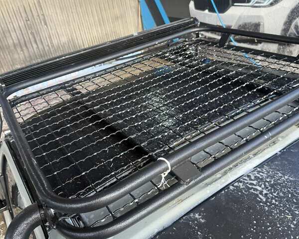 Сірий Сузукі Джімні, об'ємом двигуна 1.46 л та пробігом 117 тис. км за 12000 $, фото 7 на Automoto.ua