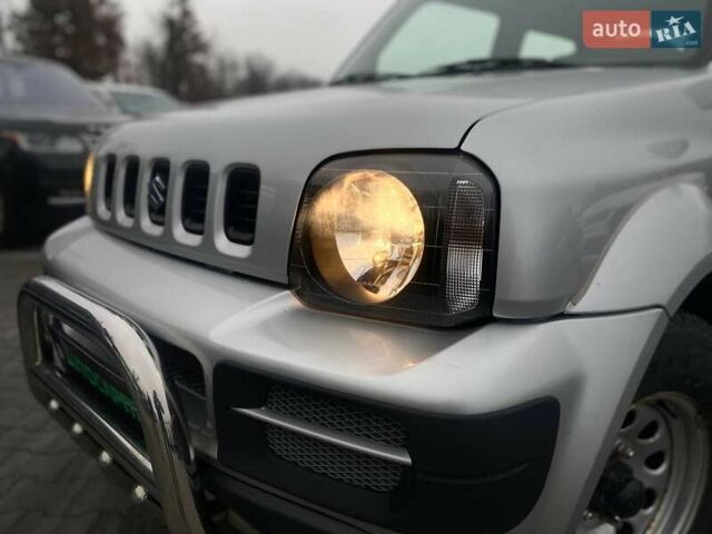 Серый Сузуки Джимни, объемом двигателя 1.33 л и пробегом 83 тыс. км за 11490 $, фото 1 на Automoto.ua