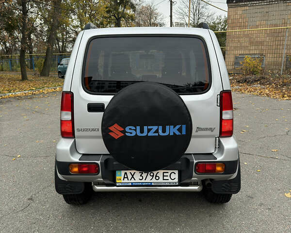 Сузукі Джімні 2013 у Харкові на Automoto.ua Сірий Сузукі Джімні, об'ємом двигуна 1.4 л та пробігом 38 тис. км за 10500 $, фото 5 на Automoto.ua