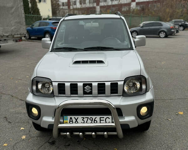 Сузукі Джімні 2013 у Харкові на Automoto.ua Сірий Сузукі Джімні, об'ємом двигуна 1.4 л та пробігом 38 тис. км за 10500 $, фото 9 на Automoto.ua
