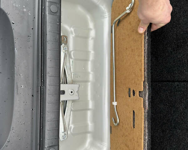 Сузукі Джімні 2013 у Харкові на Automoto.ua Сірий Сузукі Джімні, об'ємом двигуна 1.4 л та пробігом 38 тис. км за 10500 $, фото 25 на Automoto.ua