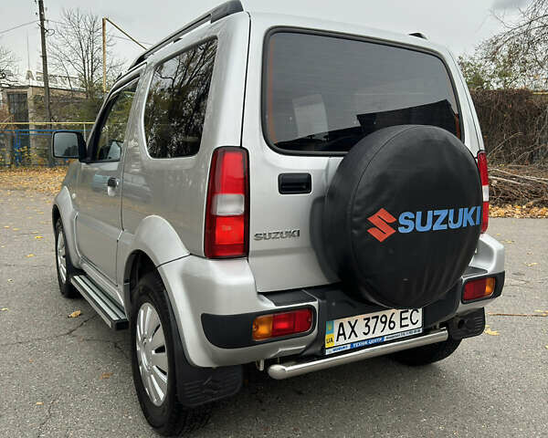 Сузукі Джімні 2013 у Харкові на Automoto.ua Сірий Сузукі Джімні, об'ємом двигуна 1.4 л та пробігом 38 тис. км за 10500 $, фото 4 на Automoto.ua