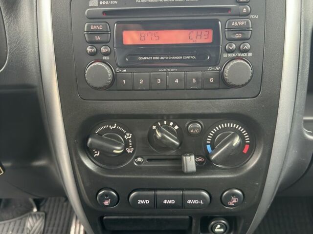 Серый Сузуки Джимни, объемом двигателя 1.3 л и пробегом 38 тыс. км за 10500 $, фото 13 на Automoto.ua