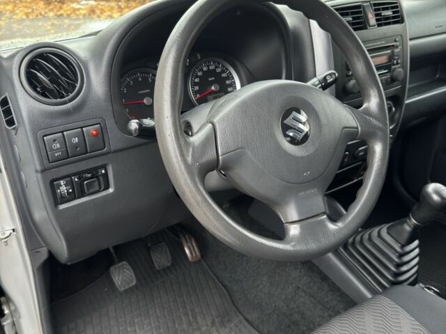 Серый Сузуки Джимни, объемом двигателя 1.3 л и пробегом 38 тыс. км за 10500 $, фото 16 на Automoto.ua