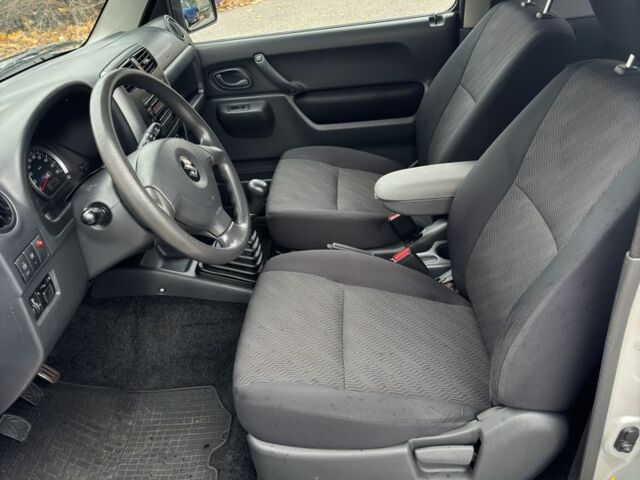 Серый Сузуки Джимни, объемом двигателя 1.3 л и пробегом 38 тыс. км за 10500 $, фото 17 на Automoto.ua