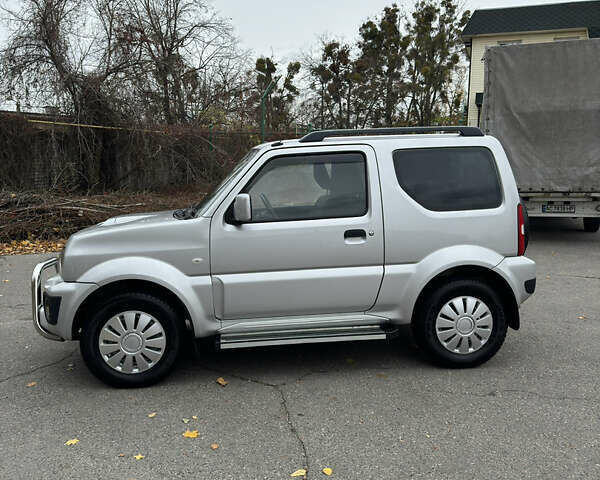 Сузукі Джімні 2013 у Харкові на Automoto.ua Сірий Сузукі Джімні, об'ємом двигуна 1.4 л та пробігом 38 тис. км за 10500 $, фото 2 на Automoto.ua