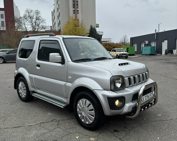 Сузукі Джімні 2013 у Харкові на Automoto.ua Сірий Сузукі Джімні, об'ємом двигуна 1.4 л та пробігом 38 тис. км за 10500 $, фото 8 на Automoto.ua