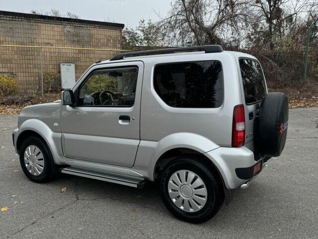 Серый Сузуки Джимни, объемом двигателя 1.3 л и пробегом 38 тыс. км за 10500 $, фото 2 на Automoto.ua