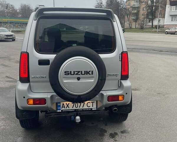 Серый Сузуки Джимни, объемом двигателя 1.3 л и пробегом 68 тыс. км за 16900 $, фото 5 на Automoto.ua