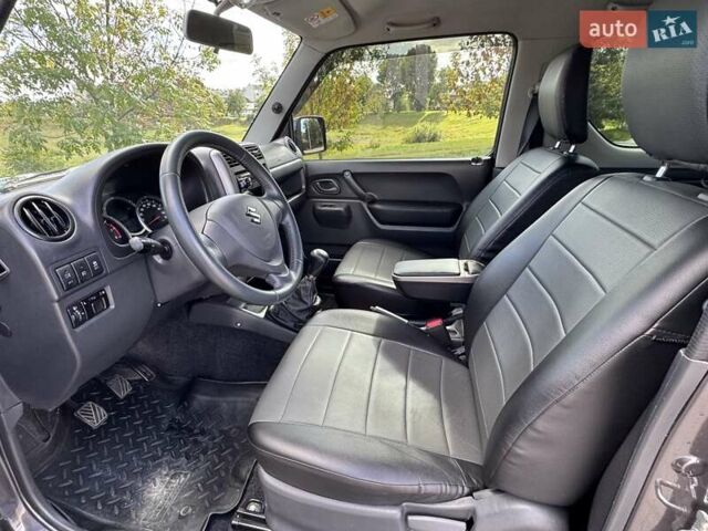 Сірий Сузукі Джімні, об'ємом двигуна 1.3 л та пробігом 43 тис. км за 16500 $, фото 7 на Automoto.ua