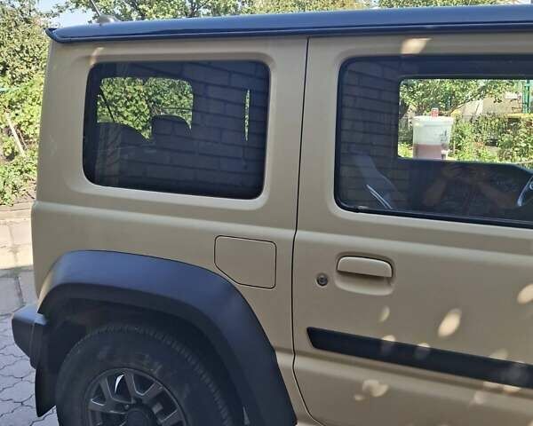 Сірий Сузукі Джімні, об'ємом двигуна 1.5 л та пробігом 48 тис. км за 20000 $, фото 5 на Automoto.ua