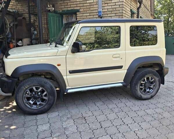 Сірий Сузукі Джімні, об'ємом двигуна 1.5 л та пробігом 48 тис. км за 20000 $, фото 3 на Automoto.ua