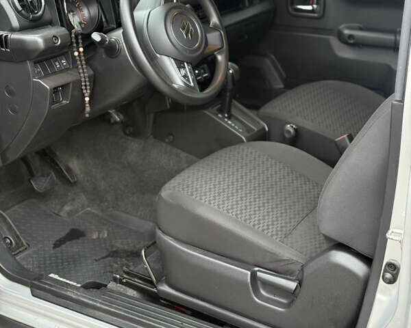 Серый Сузуки Джимни, объемом двигателя 1.46 л и пробегом 26 тыс. км за 21500 $, фото 7 на Automoto.ua