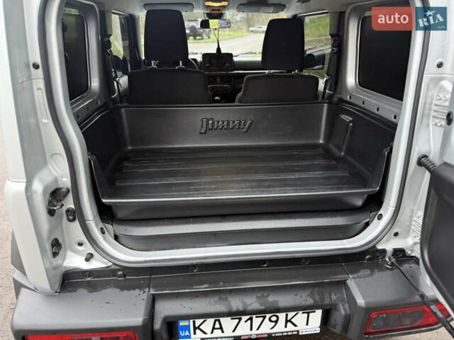 Серый Сузуки Джимни, объемом двигателя 1.46 л и пробегом 26 тыс. км за 21500 $, фото 12 на Automoto.ua