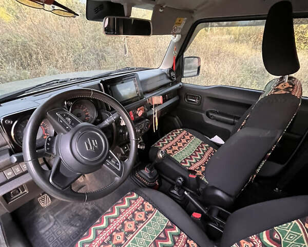 Серый Сузуки Джимни, объемом двигателя 1.46 л и пробегом 50 тыс. км за 20000 $, фото 3 на Automoto.ua