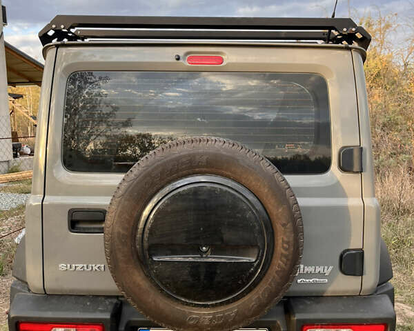 Серый Сузуки Джимни, объемом двигателя 1.46 л и пробегом 50 тыс. км за 20000 $, фото 1 на Automoto.ua