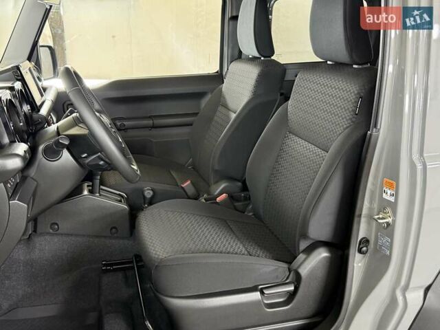 Сірий Сузукі Джімні, об'ємом двигуна 1.5 л та пробігом 6 тис. км за 24950 $, фото 56 на Automoto.ua